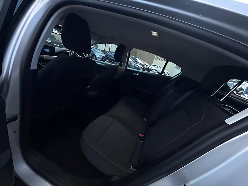 Used 2005 Ford Focus Titanium Silver - Interior and Exterior details 10
