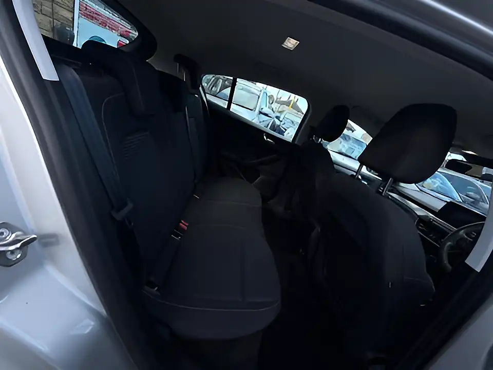 Used 2005 Ford Focus Titanium Silver - Interior and Exterior details 11