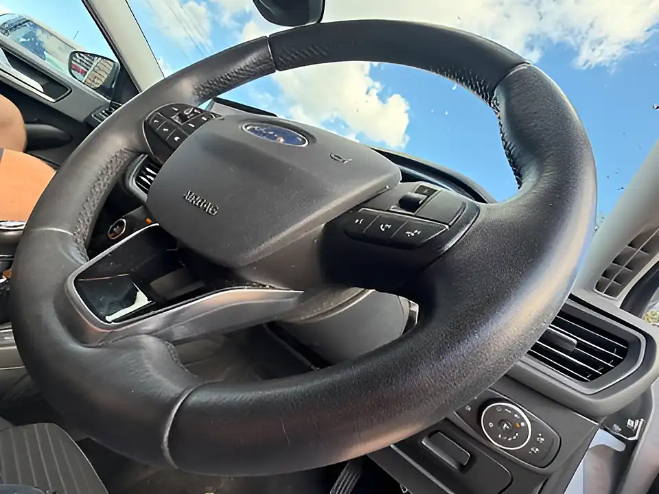 Used 2005 Ford Focus Titanium Silver - Interior and Exterior details 13