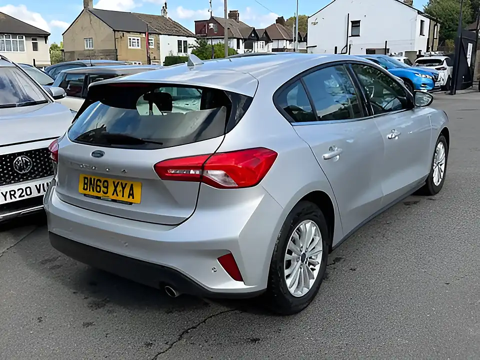 Used 2005 Ford Focus Titanium Silver - Interior and Exterior details 5