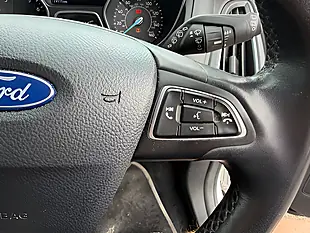 Used 2005 Ford Focus Titanium White - Interior and Exterior details 12