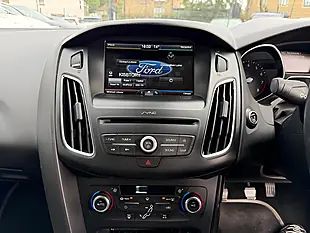 Used 2005 Ford Focus Titanium White - Interior and Exterior details 14