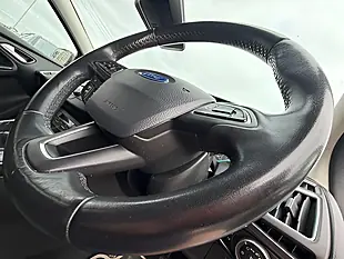 Used 2005 Ford Focus Titanium White - Interior and Exterior details 15