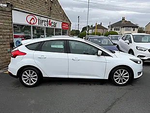 Used 2005 Ford Focus Titanium White - Interior and Exterior details 6