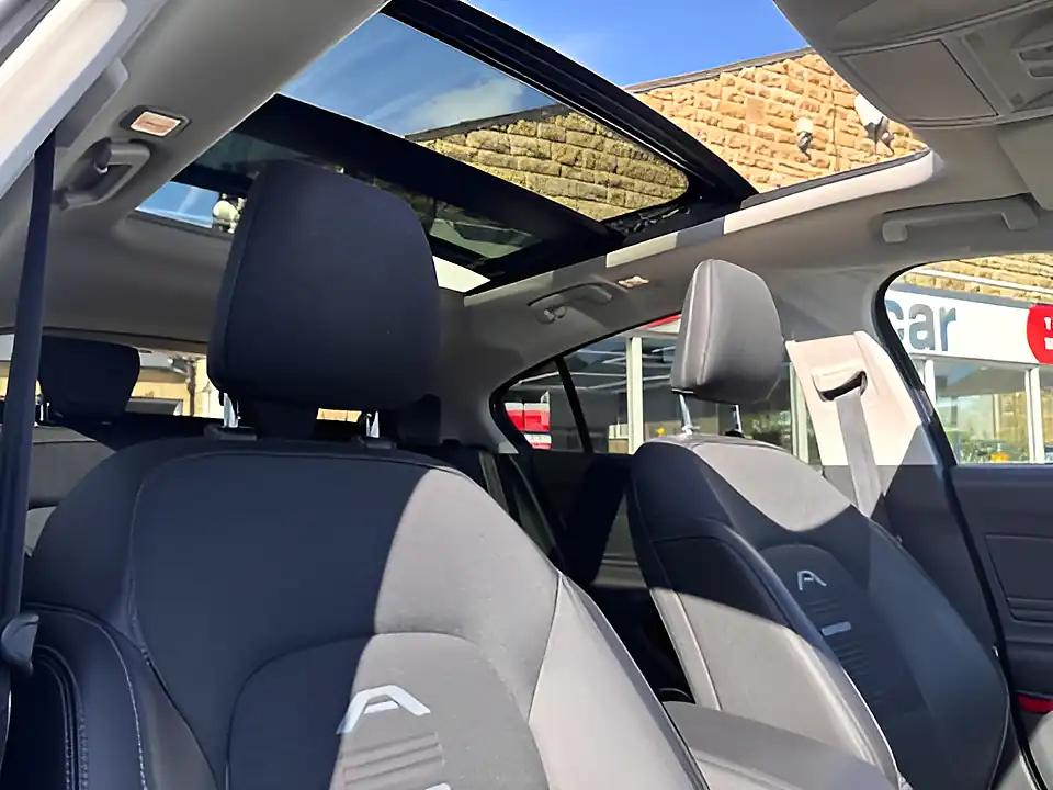 Used 2005 Ford Focus X Blue - Interior and Exterior details 10