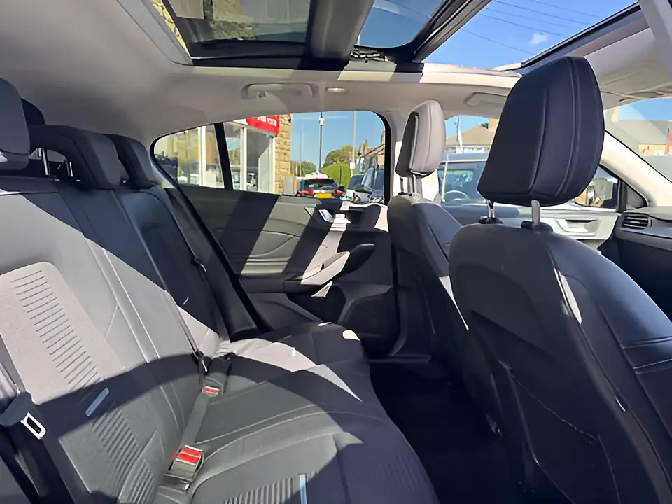 Used 2005 Ford Focus X Blue - Interior and Exterior details 11