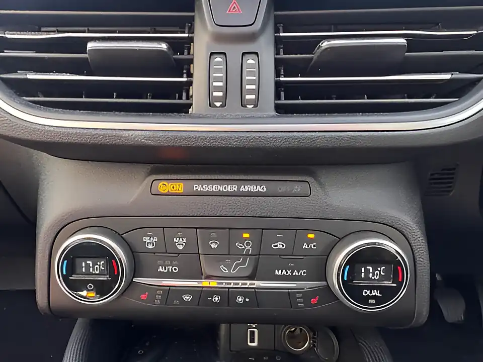 Used 2005 Ford Focus X Blue - Interior and Exterior details 13