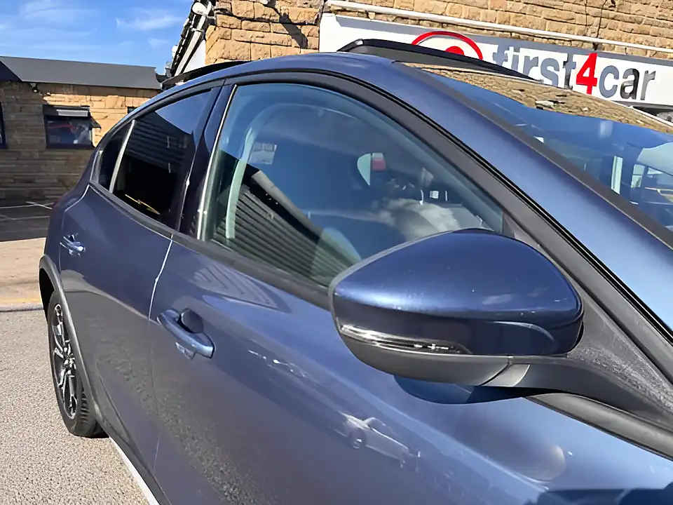 Used 2005 Ford Focus X Blue - Interior and Exterior details 8