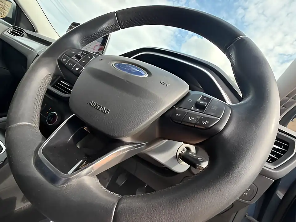 Used 2005 Ford Focus Zetec Blue - Interior and Exterior details 13