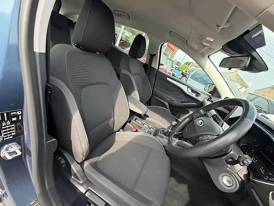 Used 2005 Ford Focus Zetec Blue - Interior and Exterior details 8