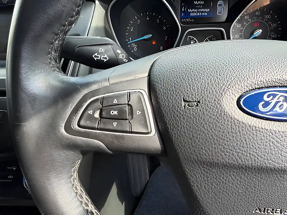 Used 2005 Ford Focus Zetec Blue - Interior and Exterior details 10