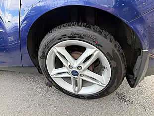 Used 2005 Ford Focus Zetec Blue - Interior and Exterior details 12