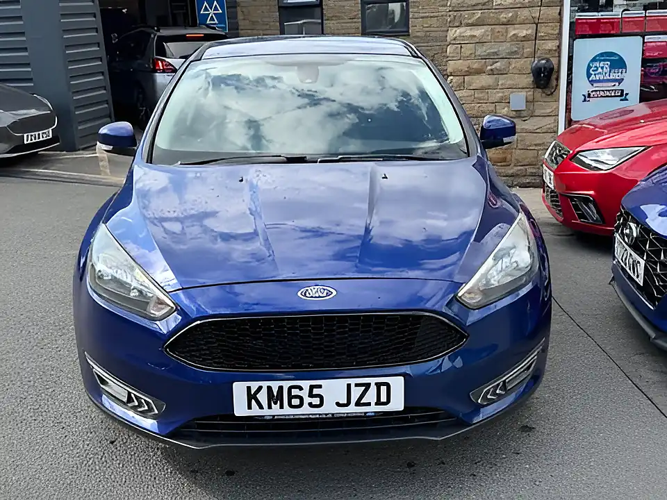 Used 2005 Ford Focus Zetec Blue - Interior and Exterior details 2