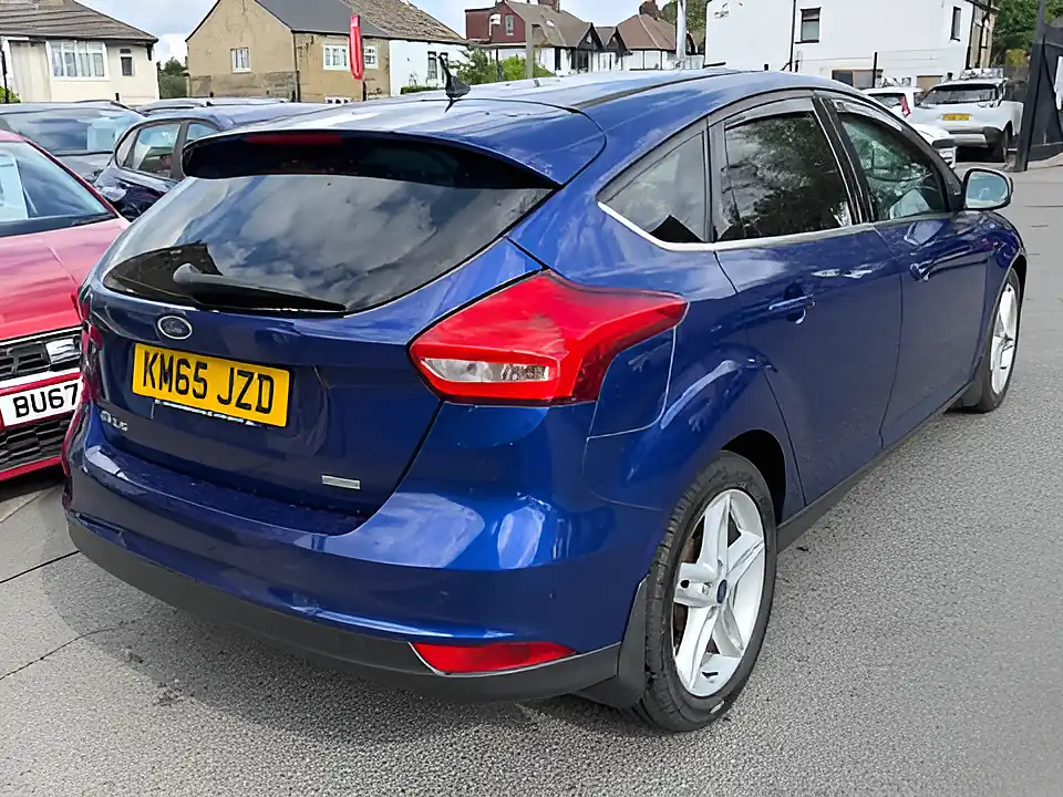 Used 2005 Ford Focus Zetec Blue - Interior and Exterior details 7