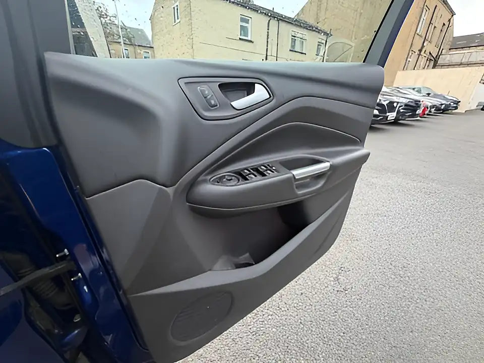 Used 2005 Ford Kuga ST-Line X Deep Impact Blue - Interior and Exterior details 13
