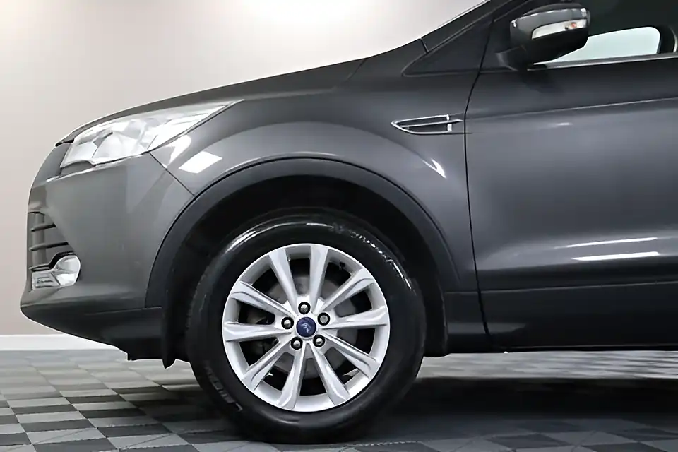 Used 2005 Ford Kuga Titanium Grey - Interior and Exterior details 15