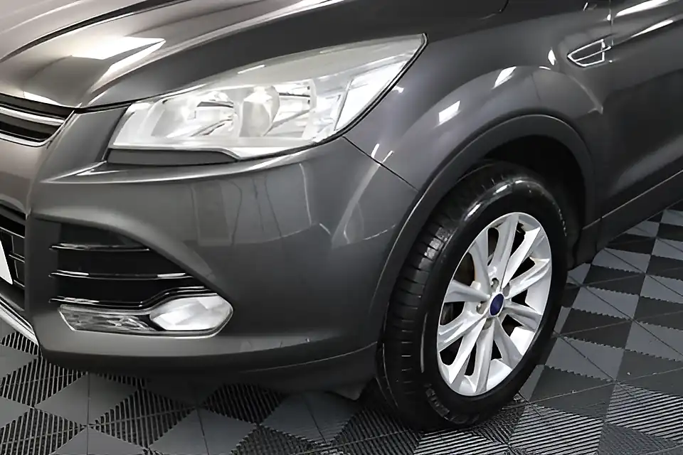 Used 2005 Ford Kuga Titanium Grey - Interior and Exterior details 17