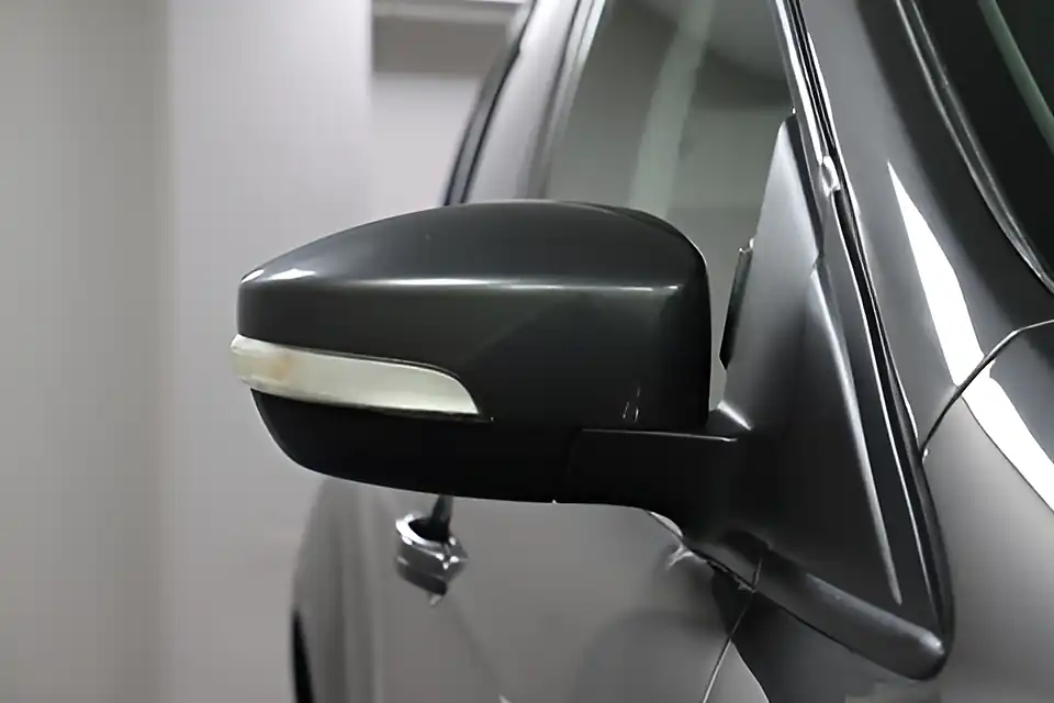 Used 2005 Ford Kuga Titanium Grey - Interior and Exterior details 18