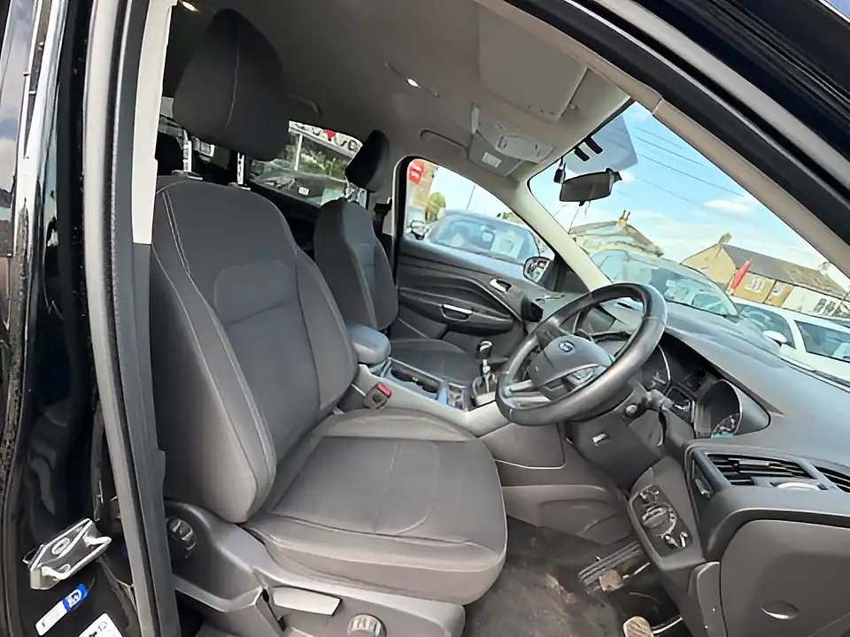 Used 2005 Ford Kuga Zetec Black - Interior and Exterior details 8