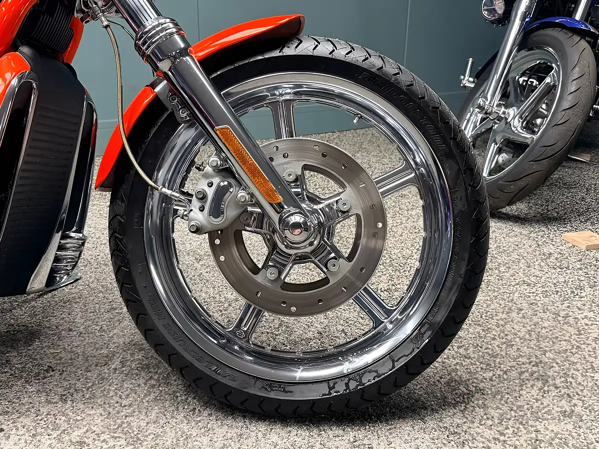 Used 2005 Harley-Davidson V-Rod Vrscse Screamin Eagle Red - Interior and Exterior details 11