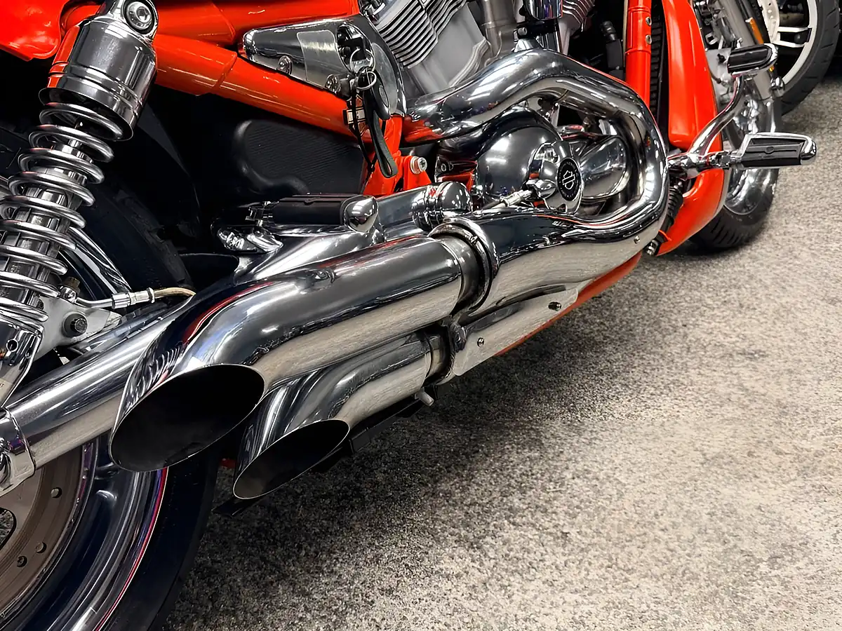 Used 2005 Harley-Davidson V-Rod Vrscse Screamin Eagle Red - Interior and Exterior details 14