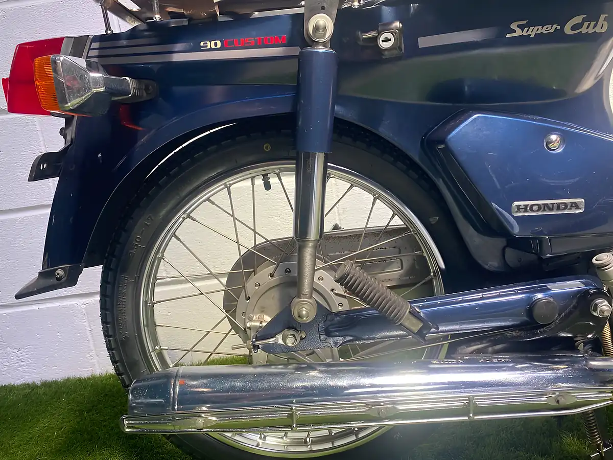 Used 2005 Honda C90 Custom Blue - Interior and Exterior details 15