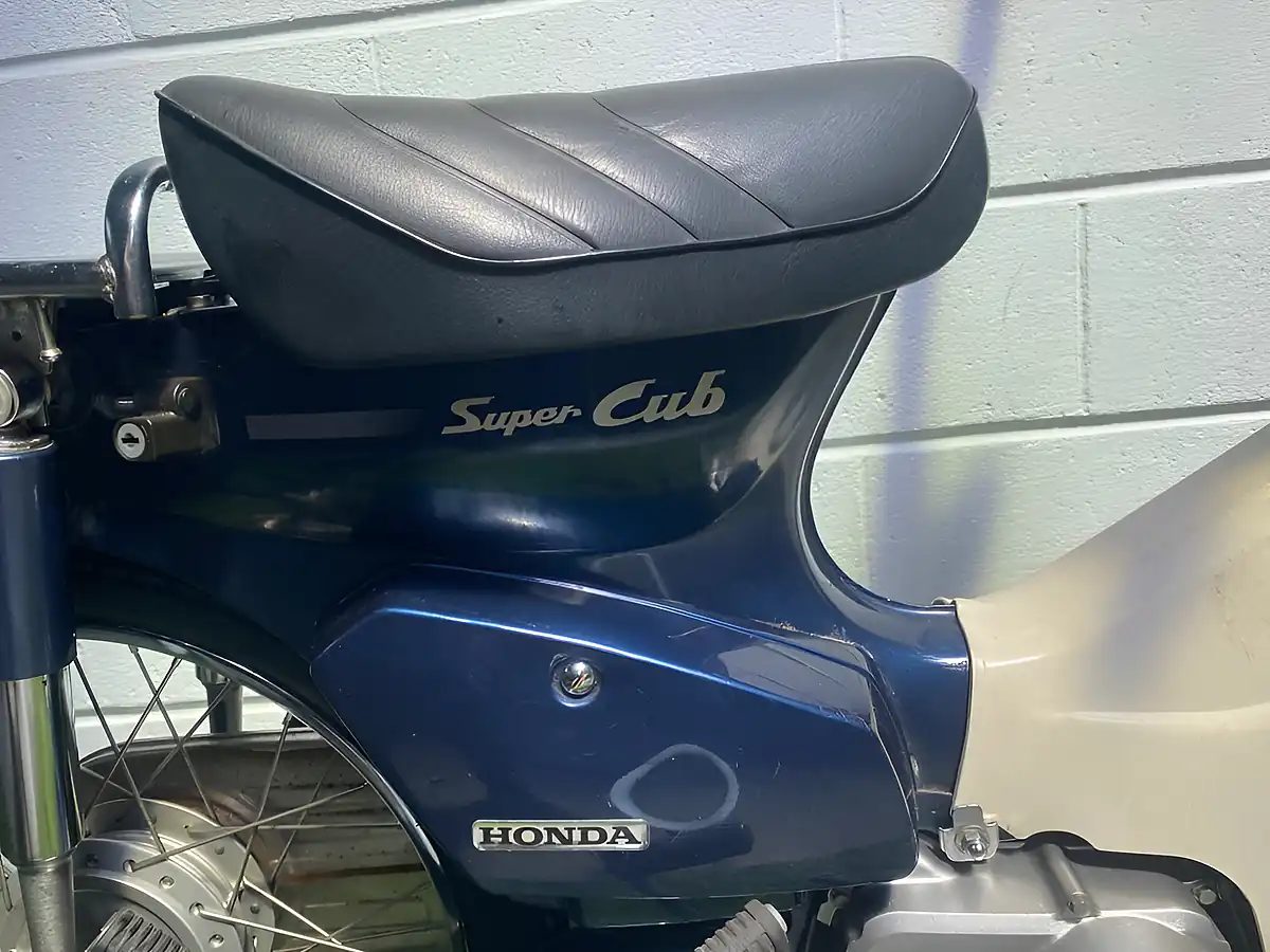Used 2005 Honda C90 Custom Blue - Interior and Exterior details 17