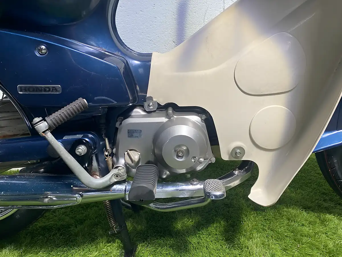Used 2005 Honda C90 Custom Blue - Interior and Exterior details 19