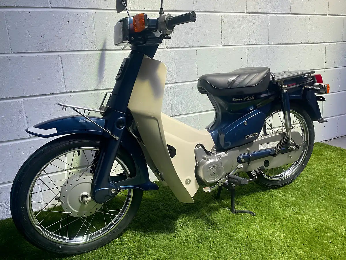 Used 2005 Honda C90 Custom Blue - Interior and Exterior details 5