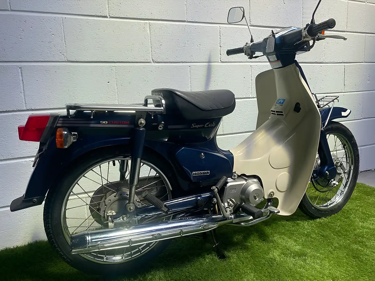 Used 2005 Honda C90 Custom Blue - Interior and Exterior details 7