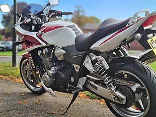 Used 2005 Honda CB1300 CB1300S White - Interior and Exterior details 11