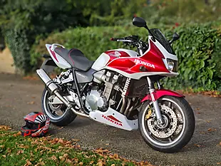 Used 2005 Honda CB1300 CB1300S White - Interior and Exterior details 3