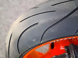 Used 2005 Honda CBR1000RR Fireblade Orange - Interior and Exterior details 13