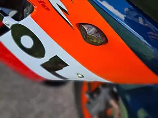 Used 2005 Honda CBR1000RR Fireblade Orange - Interior and Exterior details 15