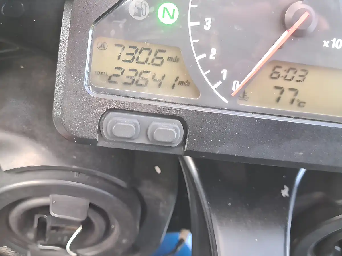 Used 2005 Honda CBR1000RR Fireblade Orange - Interior and Exterior details 16