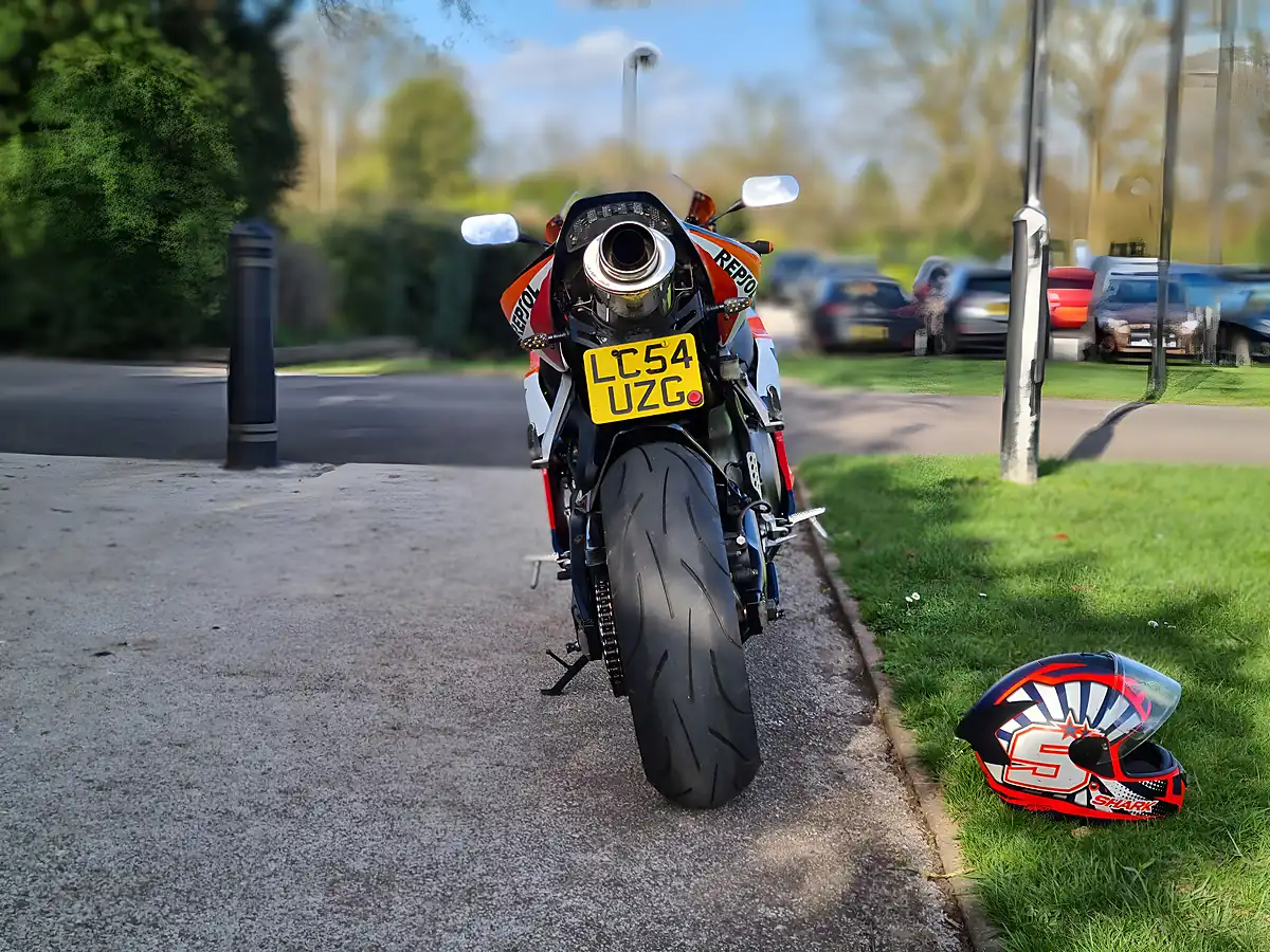 Used 2005 Honda CBR1000RR Fireblade Orange - Interior and Exterior details 5