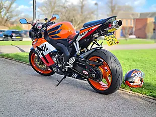 Used 2005 Honda CBR1000RR Fireblade Orange - Interior and Exterior details 6