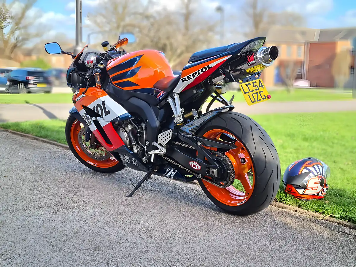 Used 2005 Honda CBR1000RR Fireblade Orange - Interior and Exterior details 6