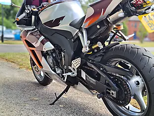 Used 2005 Honda CBR1000RR Fireblade Silver - Interior and Exterior details 11