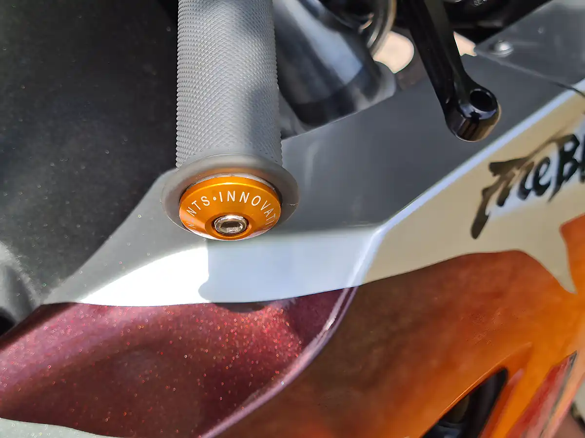Used 2005 Honda CBR1000RR Fireblade Silver - Interior and Exterior details 12