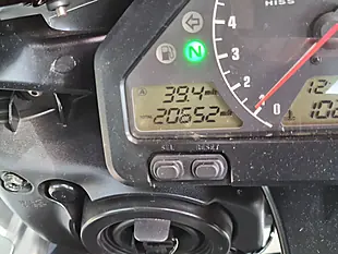 Used 2005 Honda CBR1000RR Fireblade Silver - Interior and Exterior details 13