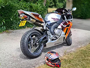 Used 2005 Honda CBR1000RR Fireblade Silver - Interior and Exterior details 5