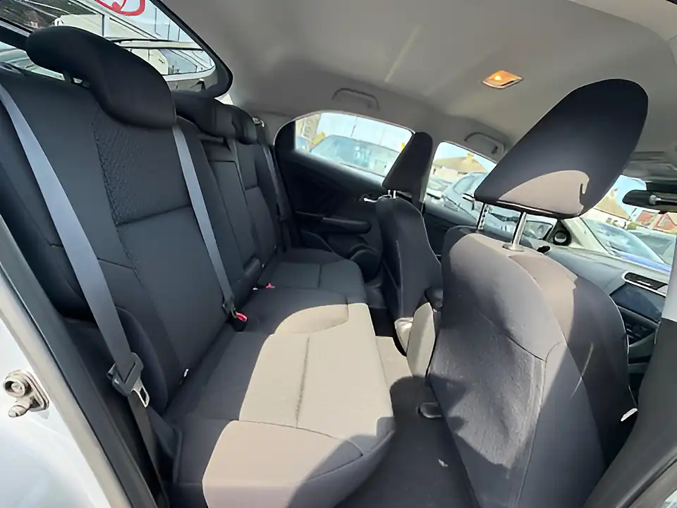Used 2005 Honda Civic Se Plus Navi Silver - Interior and Exterior details 10