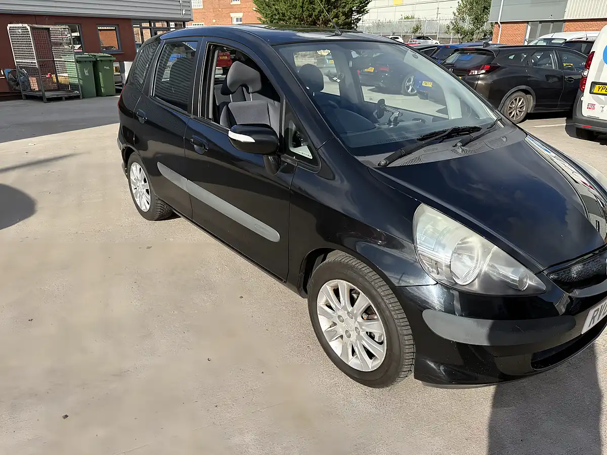 Used 2005 Honda Jazz Black - Interior and Exterior details 11
