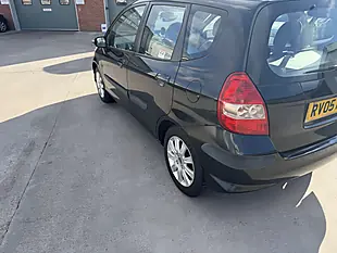 Used 2005 Honda Jazz Black - Interior and Exterior details 14