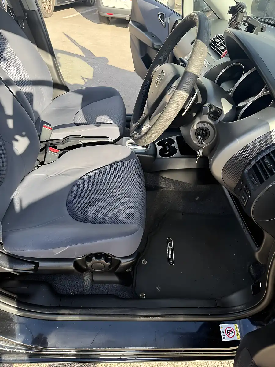 Used 2005 Honda Jazz Black - Interior and Exterior details 15