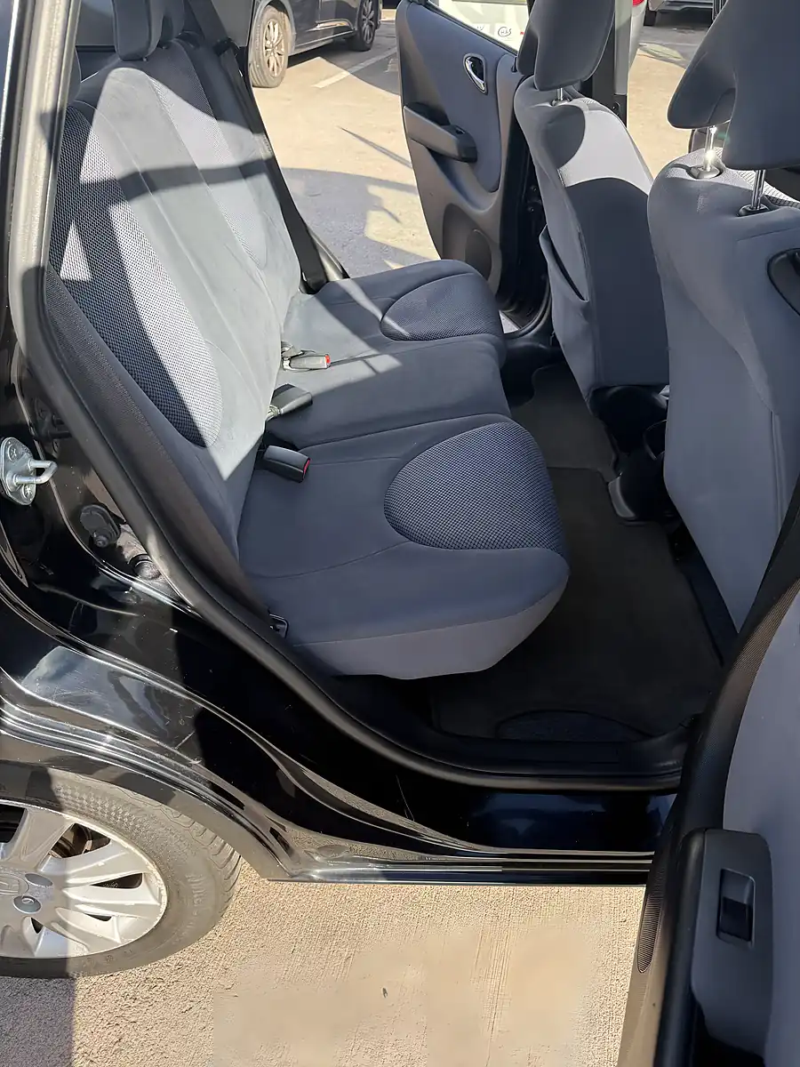 Used 2005 Honda Jazz Black - Interior and Exterior details 17