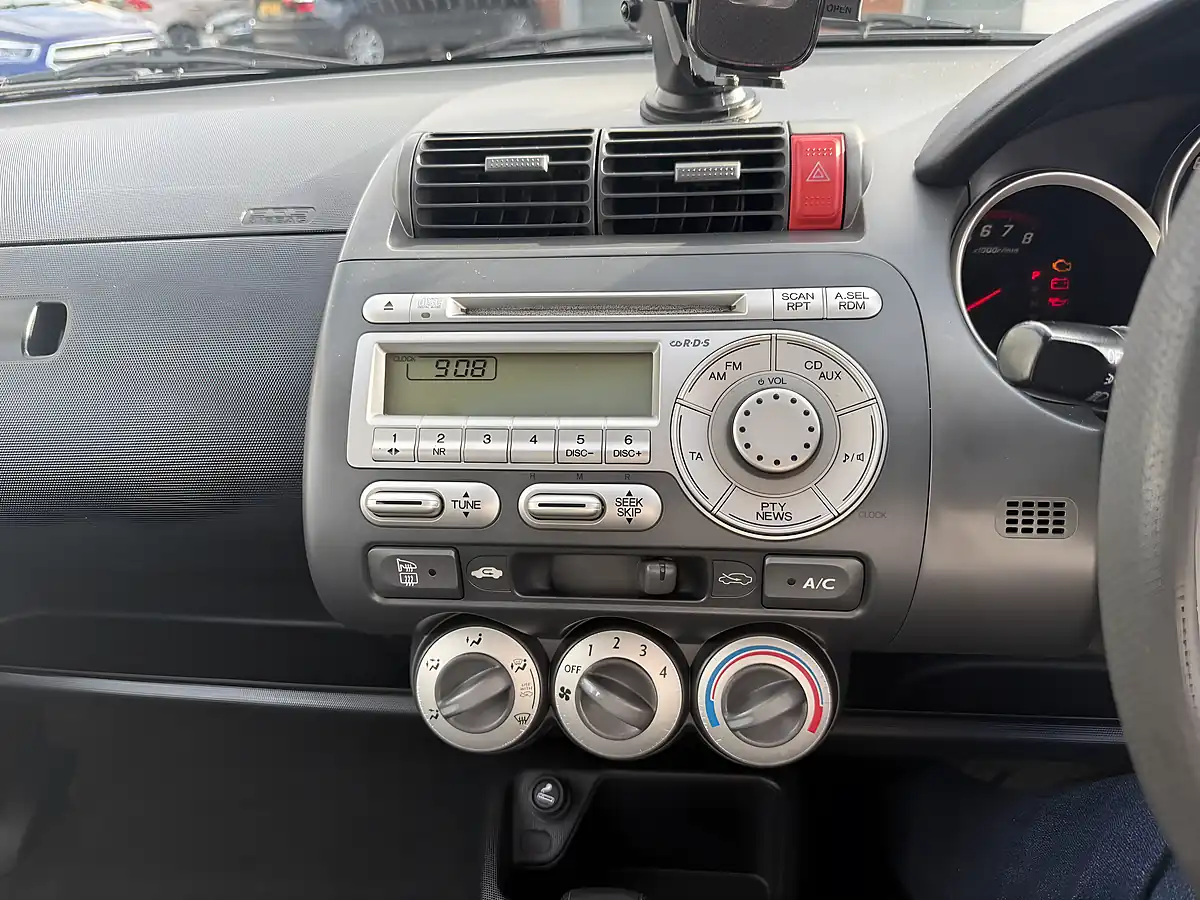 Used 2005 Honda Jazz Black - Interior and Exterior details 9