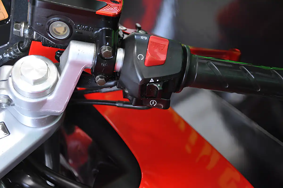 Used 2005 Honda VFR800 Red - Interior and Exterior details 10
