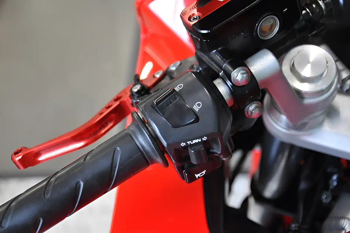 Used 2005 Honda VFR800 Red - Interior and Exterior details 11